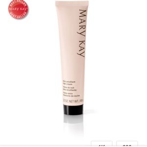 Emollient night cream -set of 2, priced at 2